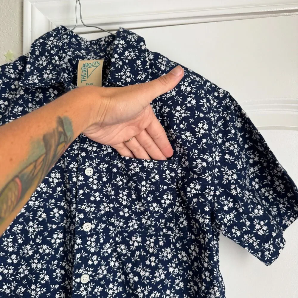 Boy's THEREABOUTS navy floral button down -XS